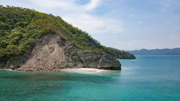 Vista de Isla Tortuga desde el agua